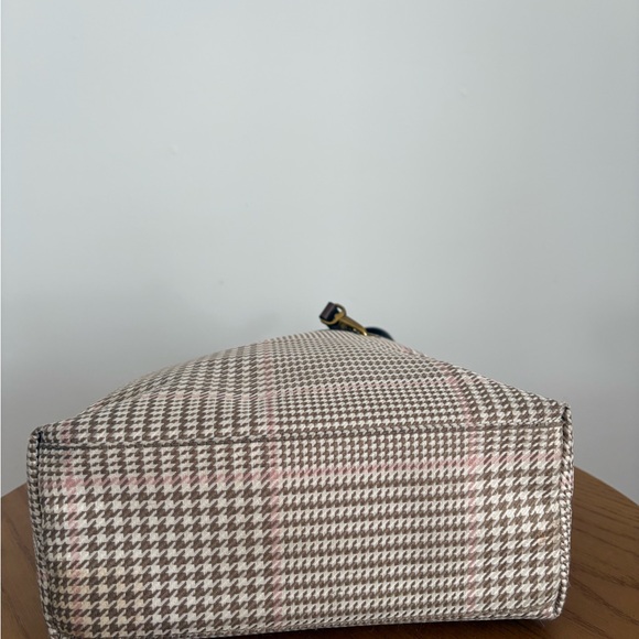Ralph Lauren Houndstooth Tote in Cream and Brown - Picture 4 of 12